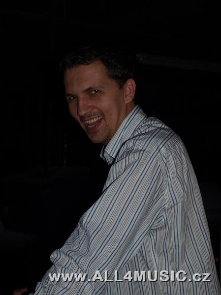 KJ143286.JPG