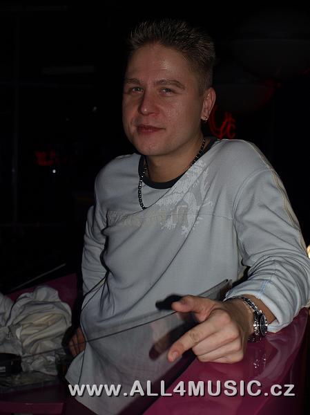 KJ143304.JPG
