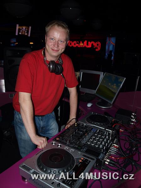 KJ143347.JPG