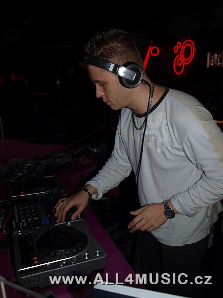 KJ143356.JPG