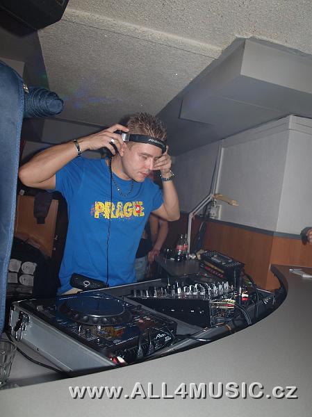 KJ242467.JPG
