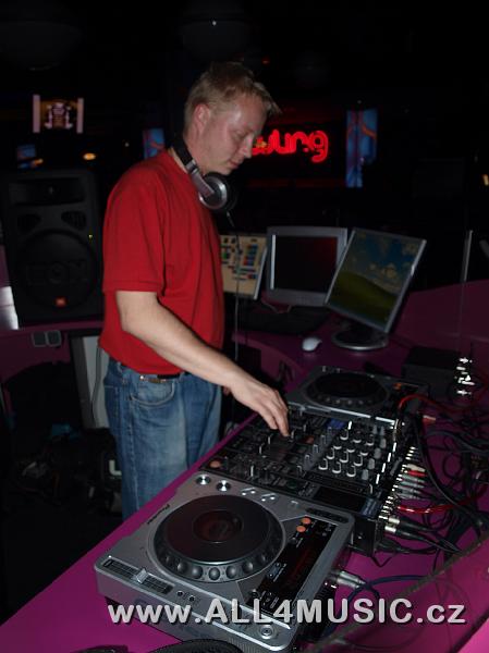 KJ143351.JPG